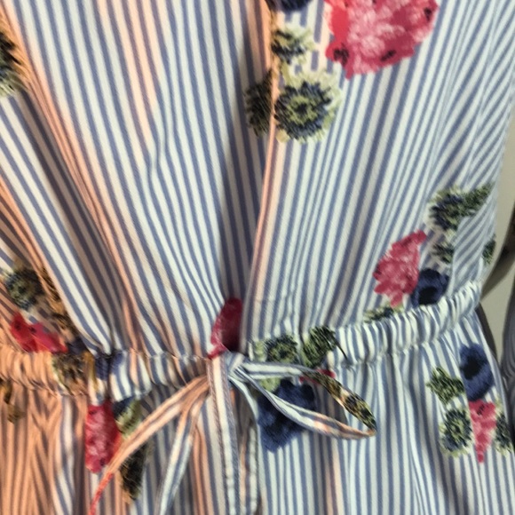 Shirt striped dress with bell sleeves * - Picture 6 of 8